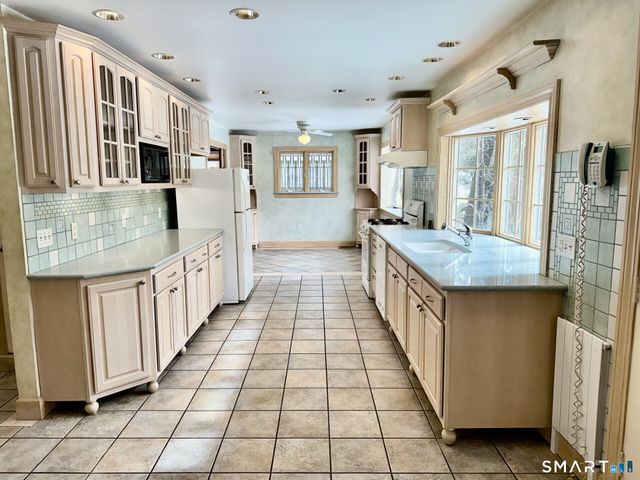 94 Haystack Road, Manchester, CT 06040