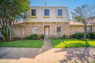 24 W Mountain Creek Drive, Grand Prairie, TX 75052