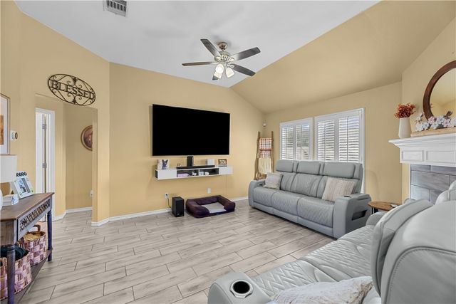 6721 TUDOR Dr, Corpus Christi, TX 78414