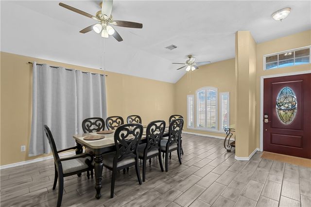 6721 TUDOR Dr, Corpus Christi, TX 78414