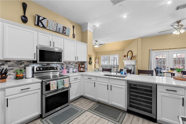 6721 TUDOR Dr, Corpus Christi, TX 78414