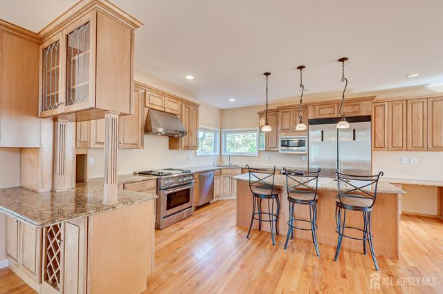 75 Rieder Road, Edison, NJ 08817