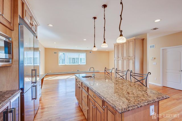 75 Rieder Road, Edison, NJ 08817