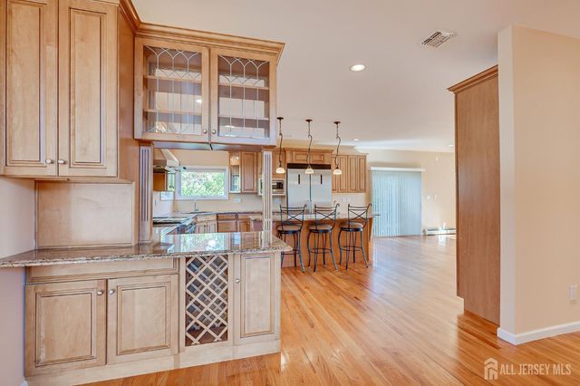 75 Rieder Road, Edison, NJ 08817