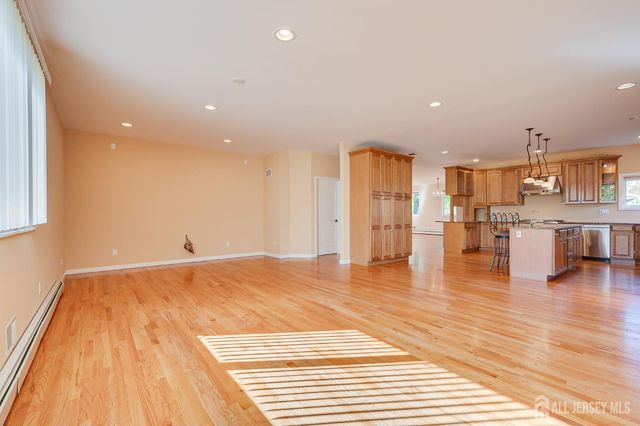 75 Rieder Road, Edison, NJ 08817