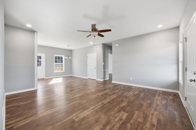 2070 Nathan Way, Lawrenceburg, KY 40342