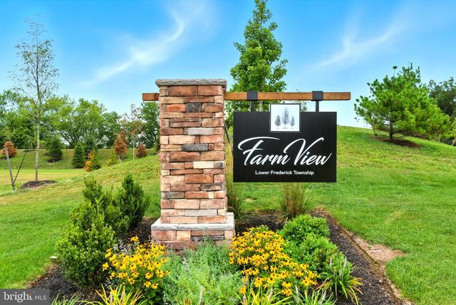 101 STEINER WAY, Perkiomenville, PA 18074