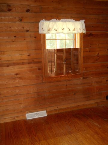 209 Leatherwood PL, Bedford, VA 24523