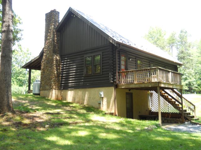 209 Leatherwood PL, Bedford, VA 24523