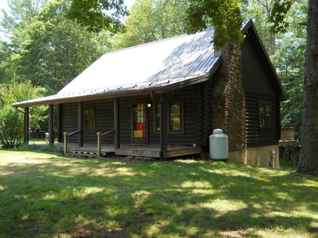 209 Leatherwood PL, Bedford, VA 24523