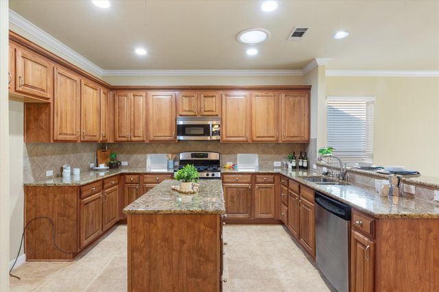 531 Deer Meadow CIR, Georgetown, TX 78633