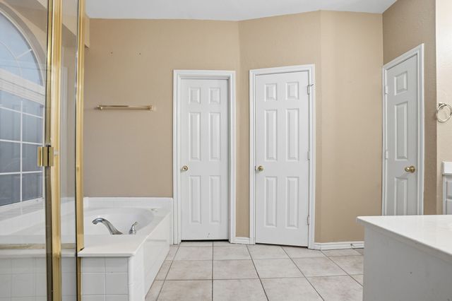 2910 Saint Vincent Drive, Mansfield, TX 76063