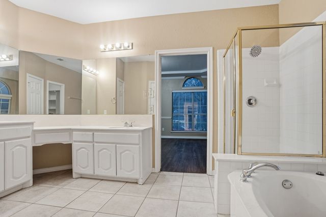 2910 Saint Vincent Drive, Mansfield, TX 76063