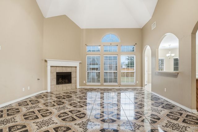 2910 Saint Vincent Drive, Mansfield, TX 76063