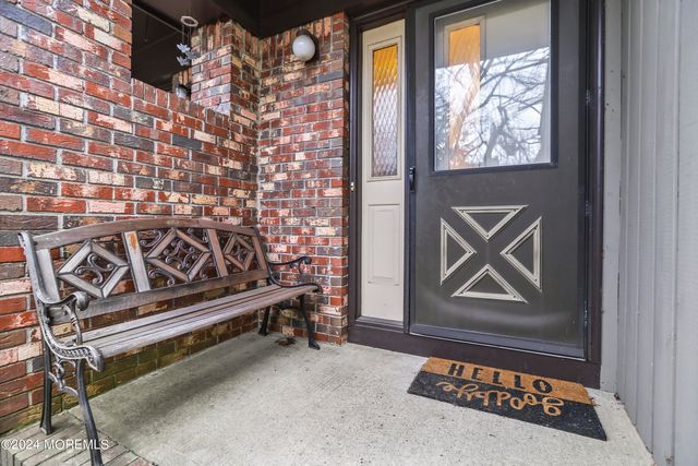 110 Bowne Court, Matawan, NJ 07747