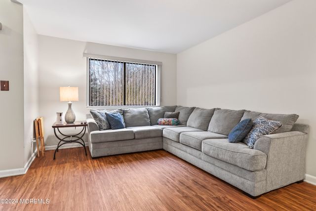 110 Bowne Court, Matawan, NJ 07747
