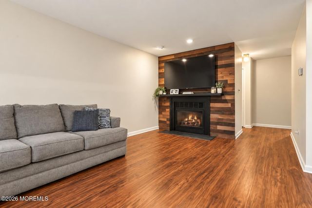 110 Bowne Court, Matawan, NJ 07747