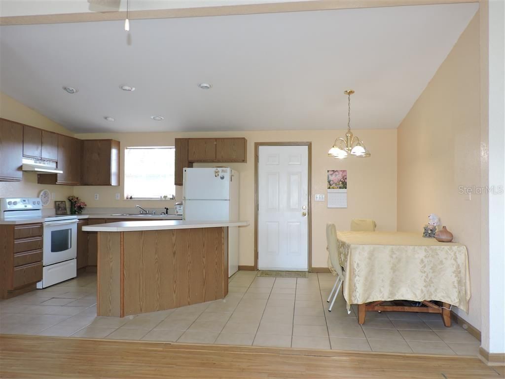 Image 7 of property listing at 2568 TALL PALM AVENUE, Lake Wales, FL 33898