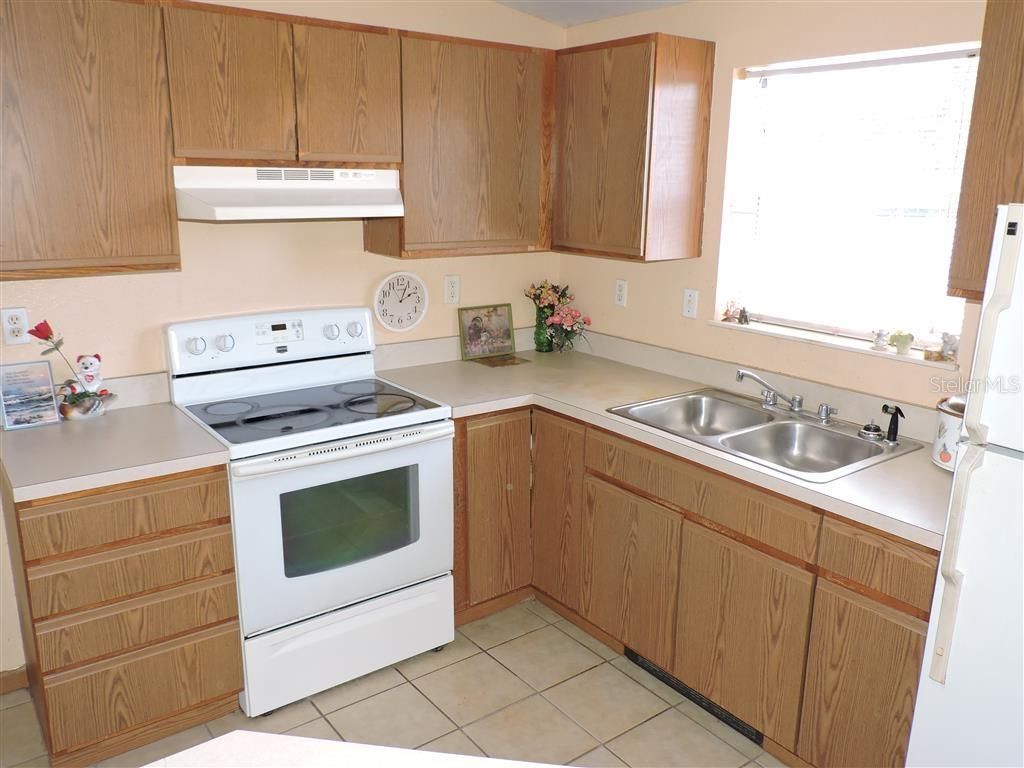 Image 9 of property listing at 2568 TALL PALM AVENUE, Lake Wales, FL 33898