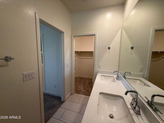4018 E PONY Lane 105, Gilbert, AZ 85295