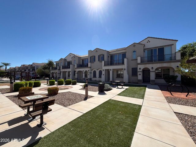 4018 E PONY Lane 105, Gilbert, AZ 85295