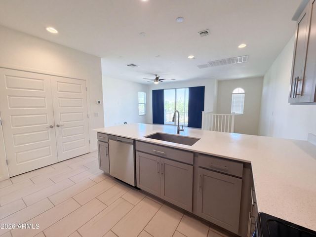 4018 E PONY Lane 105, Gilbert, AZ 85295