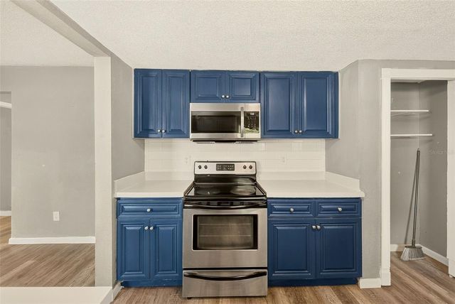 731 37TH STREET S, St Petersburg, FL 33711