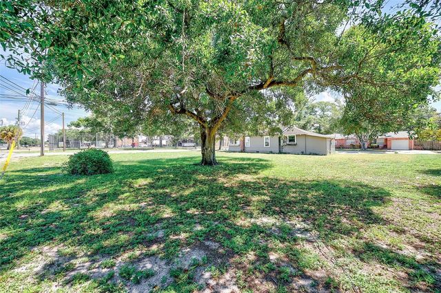 731 37TH STREET S, St Petersburg, FL 33711