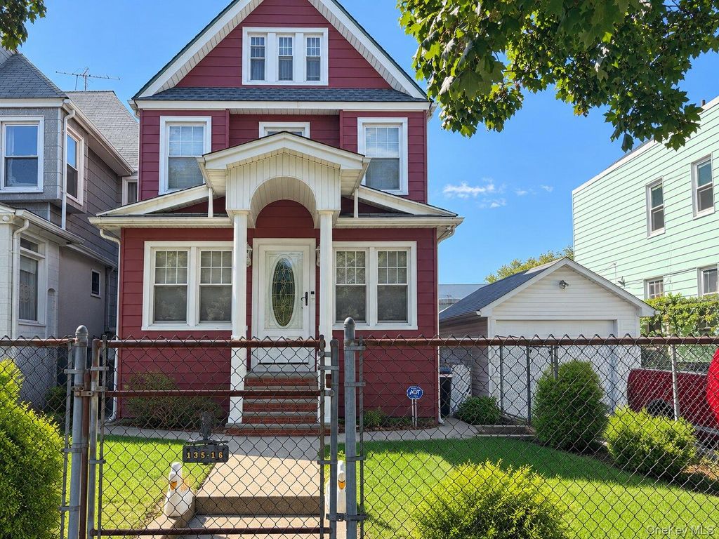 135-16 Kew Gardens Road, Richmond Hill, NY 11418 — exterior