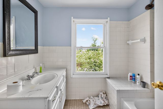 410 W Lexington Avenue, Winchester, KY 40391