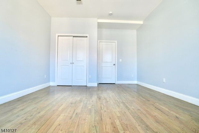 233 Bayview Ave, Jersey City, NJ 07305