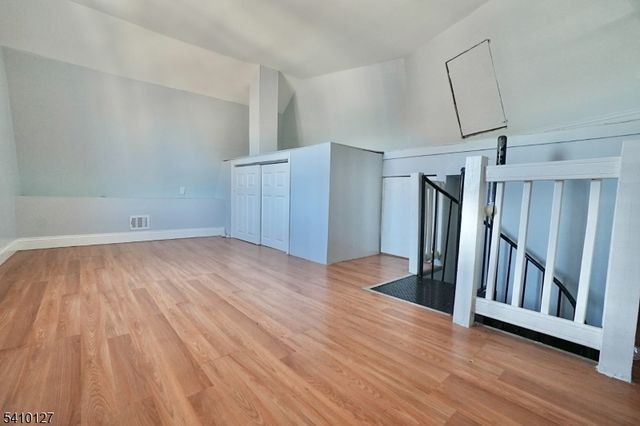 233 Bayview Ave, Jersey City, NJ 07305