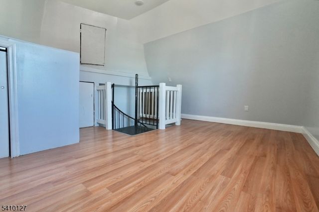 233 Bayview Ave, Jersey City, NJ 07305