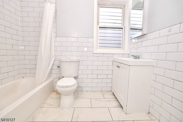 233 Bayview Ave, Jersey City, NJ 07305