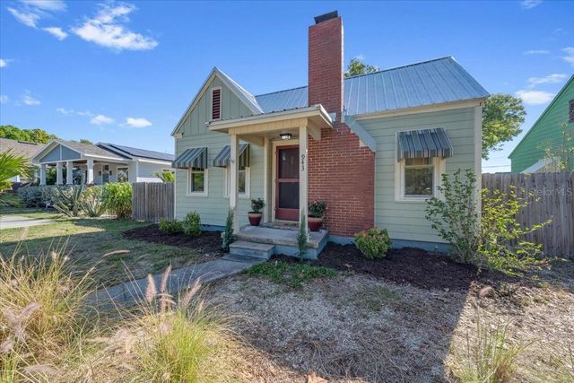 943 QUEEN STREET N, St Petersburg, FL 33713