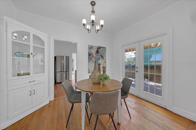 943 QUEEN STREET N, St Petersburg, FL 33713