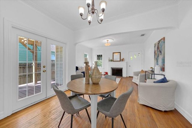 943 QUEEN STREET N, St Petersburg, FL 33713