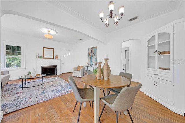 943 QUEEN STREET N, St Petersburg, FL 33713