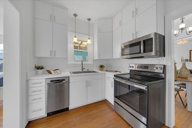 943 QUEEN STREET N, St Petersburg, FL 33713