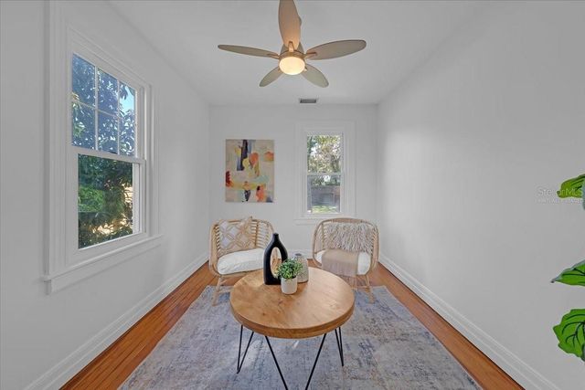 943 QUEEN STREET N, St Petersburg, FL 33713