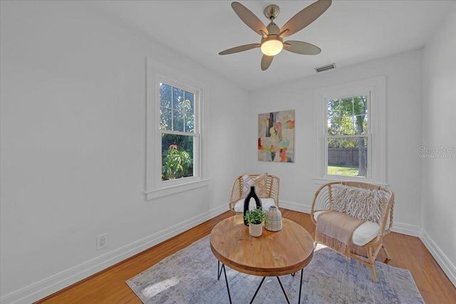 943 QUEEN STREET N, St Petersburg, FL 33713