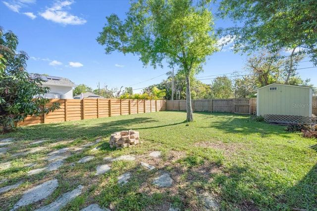 943 QUEEN STREET N, St Petersburg, FL 33713