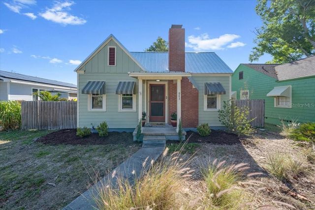 943 QUEEN STREET N, St Petersburg, FL 33713