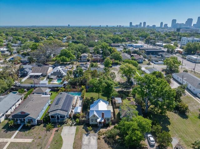 943 QUEEN STREET N, St Petersburg, FL 33713