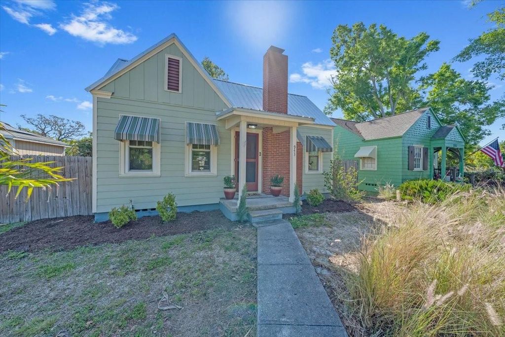 943 QUEEN STREET N, St Petersburg, FL 33713