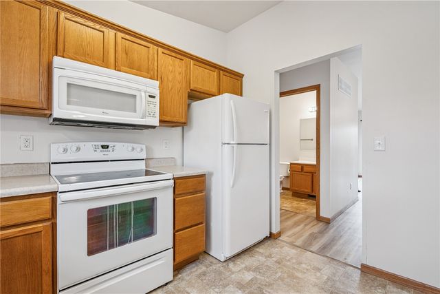 70 Jefferson Lane, North Liberty, IA 52317