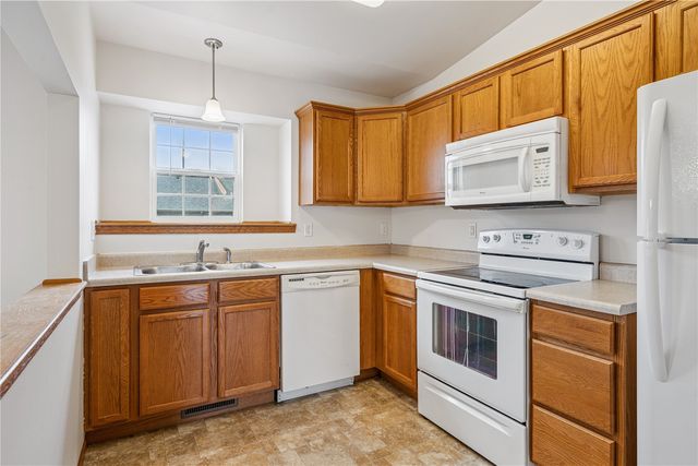 70 Jefferson Lane, North Liberty, IA 52317