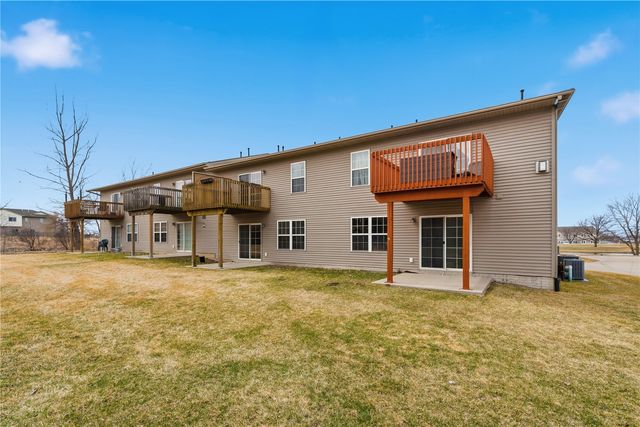 70 Jefferson Lane, North Liberty, IA 52317