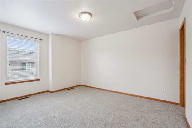 70 Jefferson Lane, North Liberty, IA 52317