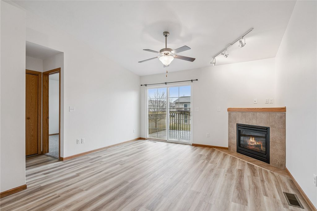 70 Jefferson Lane, North Liberty, IA 52317